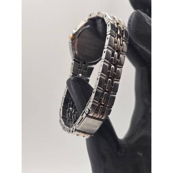 Seiko 7N82-0AT0 Quartz Date Watch main image 4